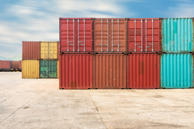 How to Choose the Right Size Shipping Container for Your Needs: 20ft vs. 40ft